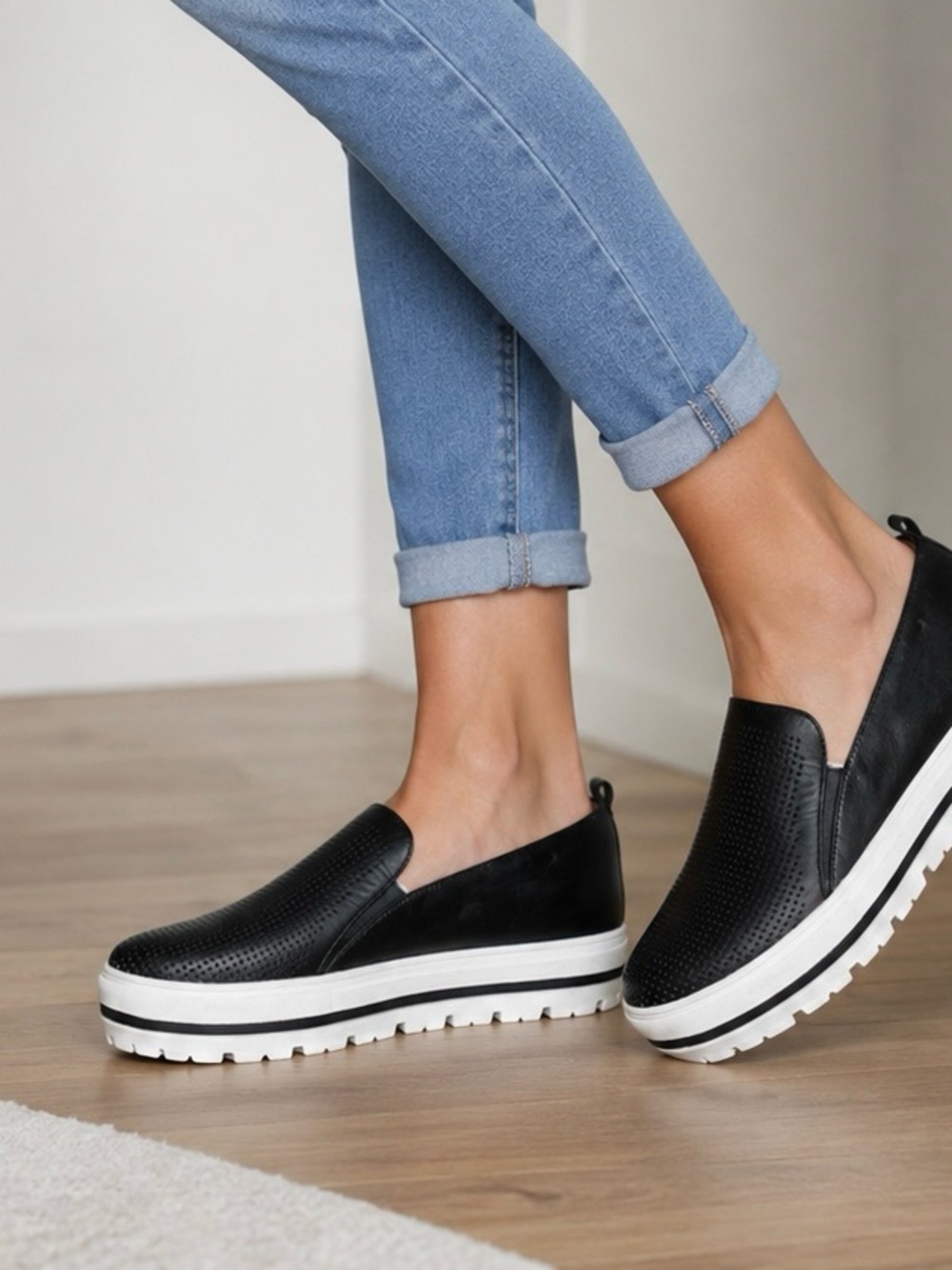Halogen Teagen Sneaker Black Perforated Slip-On